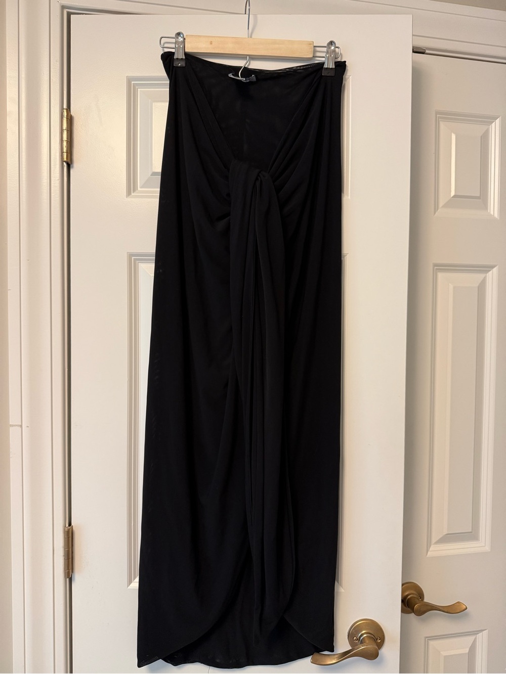 JUXLABEL Black Sarong